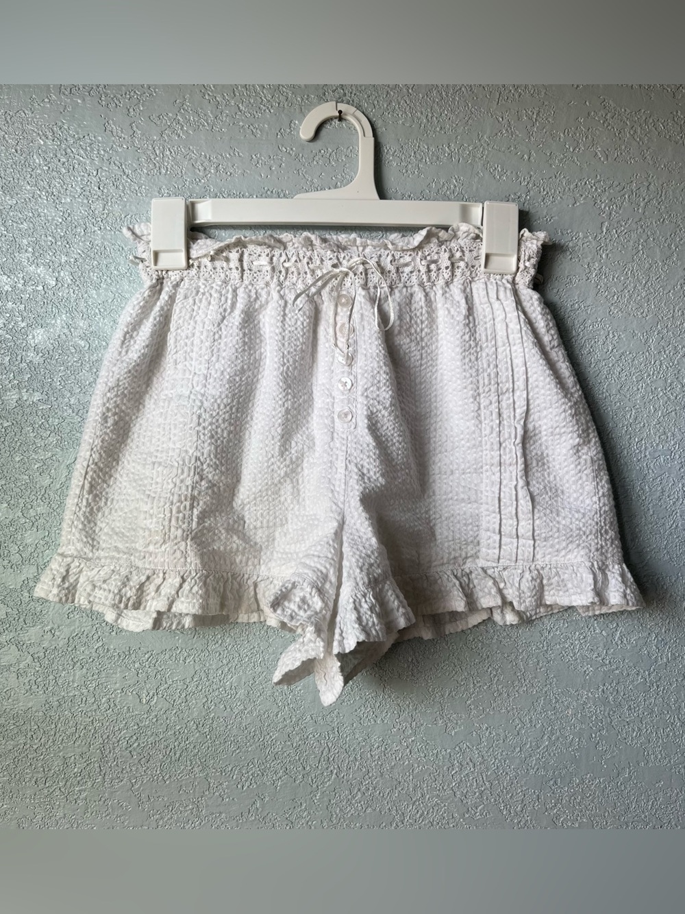 White Textured Seersucker Ruffle Shorts Lace Waist Button Front Cottagecore XS